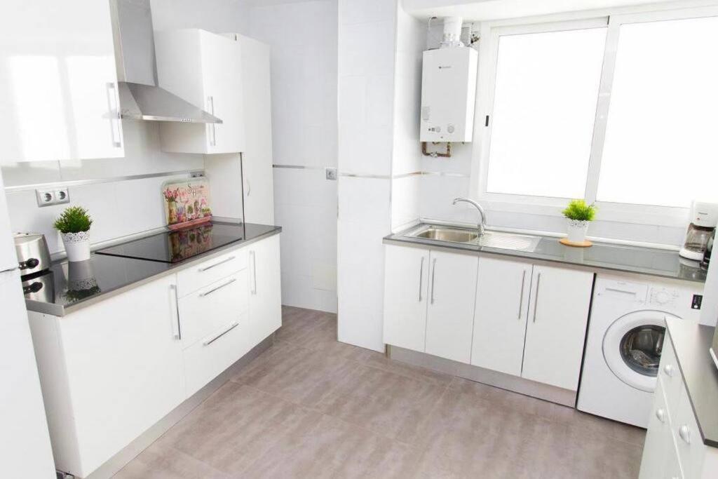 Apartmán Piso Junto A La Catedral, 4-5 Personas Màlaga Exteriér fotografie